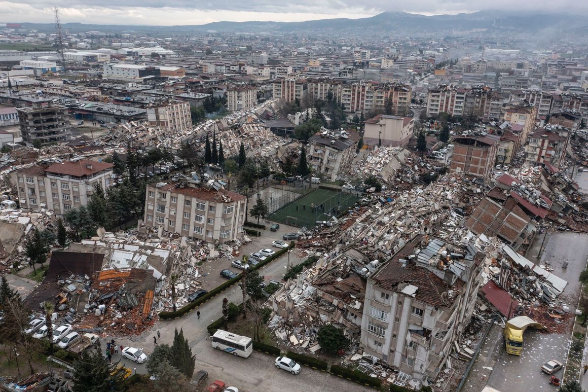 Земетресенията в Турция и Сирия: Загиналите са вече над 2600 (обновена)