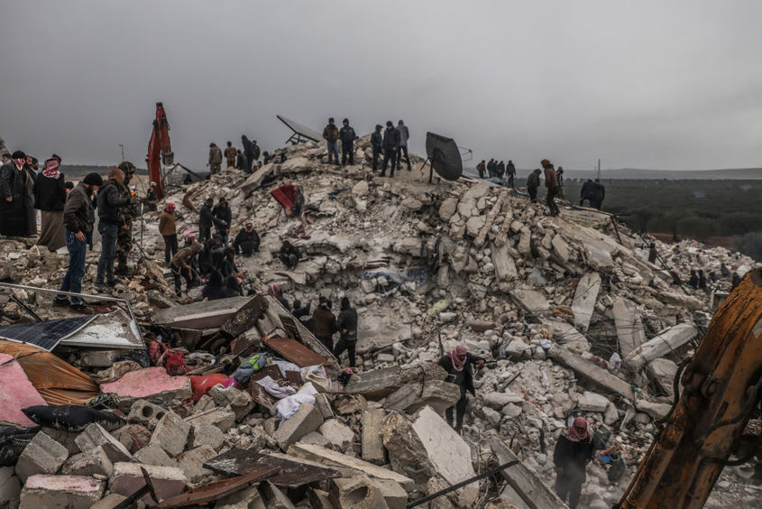Снимка от отломките след земетресението в Турция