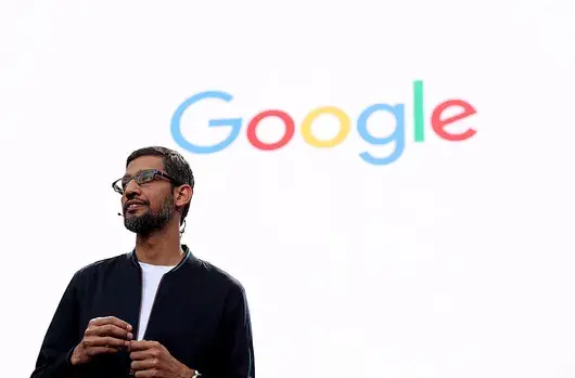 Google отвръща на удара на ChatGPT с нова AI-търсачка