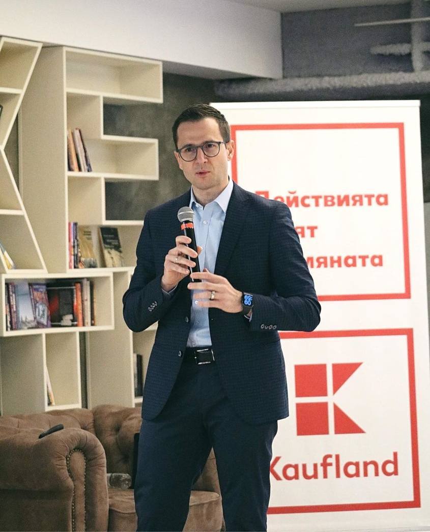 главният изпълнителен директор на Kaufland България Иван Чернев.
