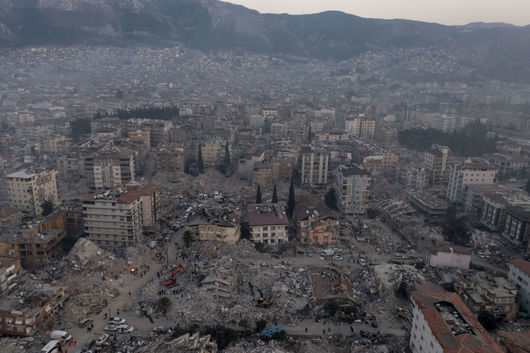 Турция разследва строителите, виновни за трагедията след земетресението