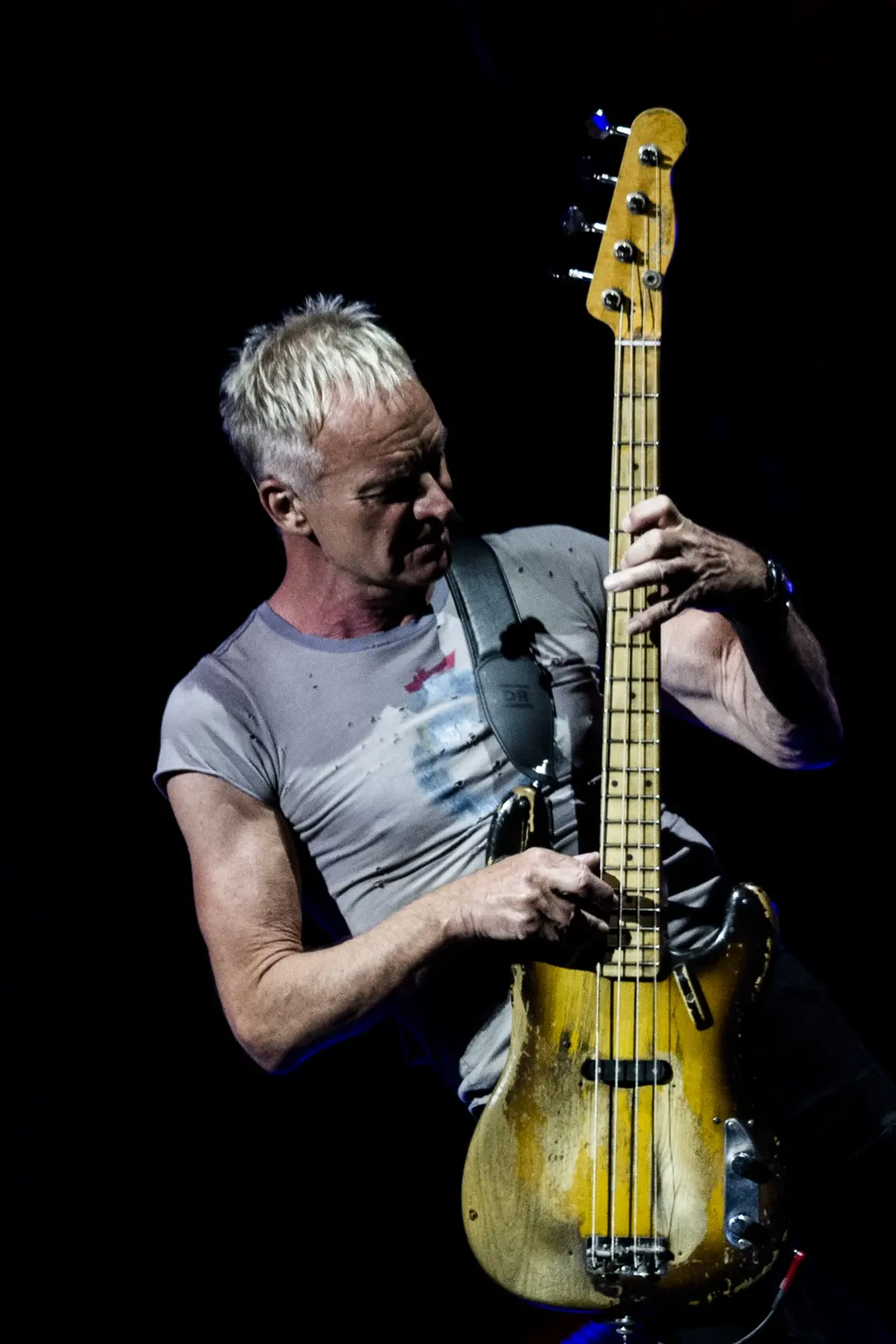 2. Стинг - 210 милиона долара