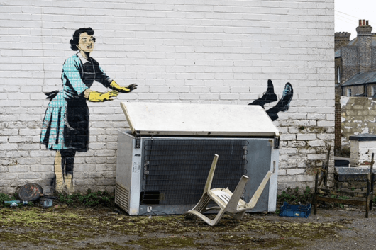 В Деня на влюбените британският графити художник Бански представи най новата