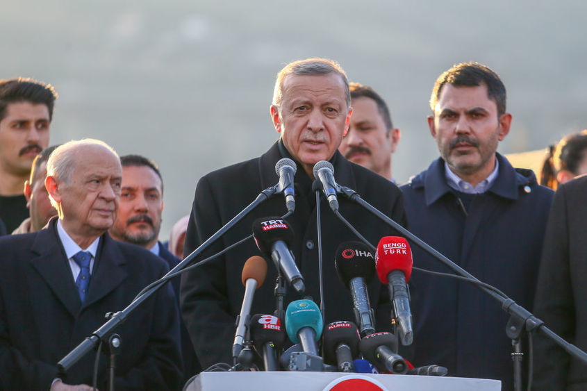 Турция глоби някои медии, след като не хареса как са отразили Ердоган за земетресението 
