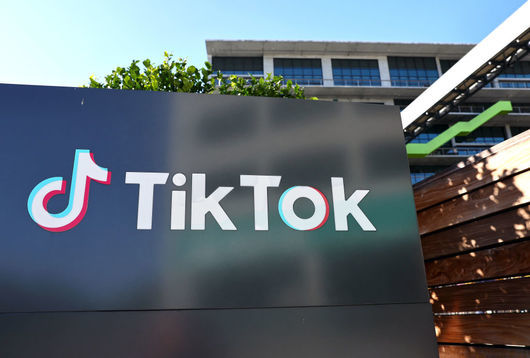 Една от най популярните социални мрежи TikTok е изправена пред риск