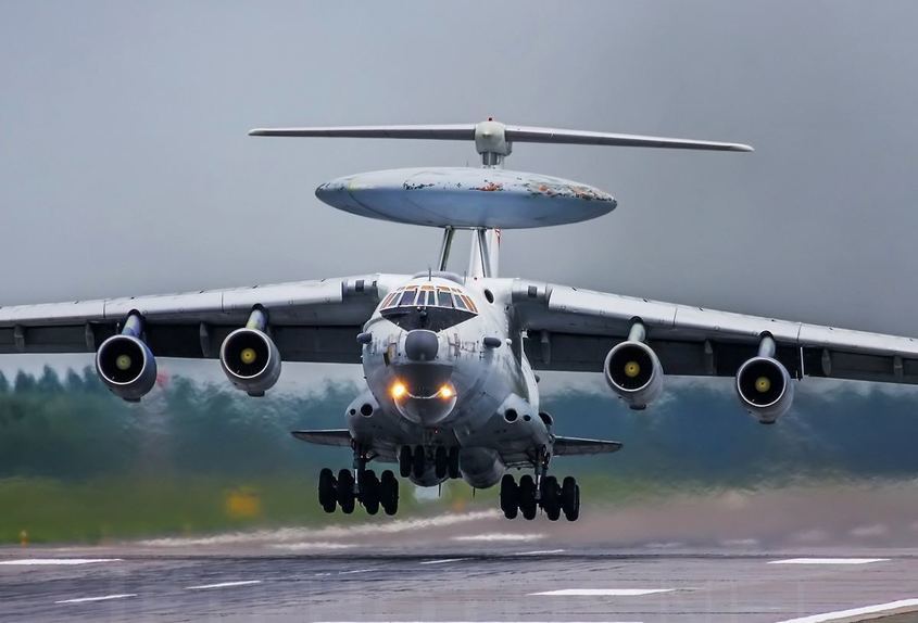 Руски разузнавателен самолет е поразен с дронове в Беларус