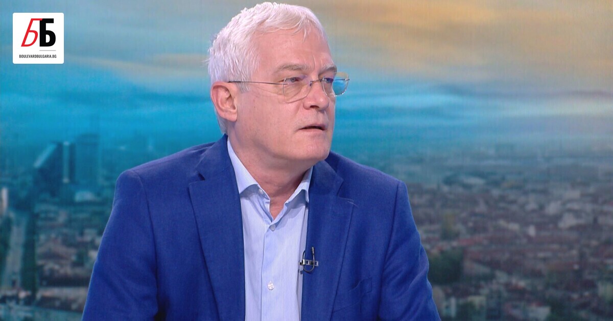 Отстраненият само преди два месеца управител на НЗОК Петко Салчев