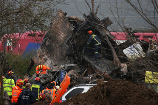 Броят на загиналите пътници в тежката влакова катастрофа в Гърция