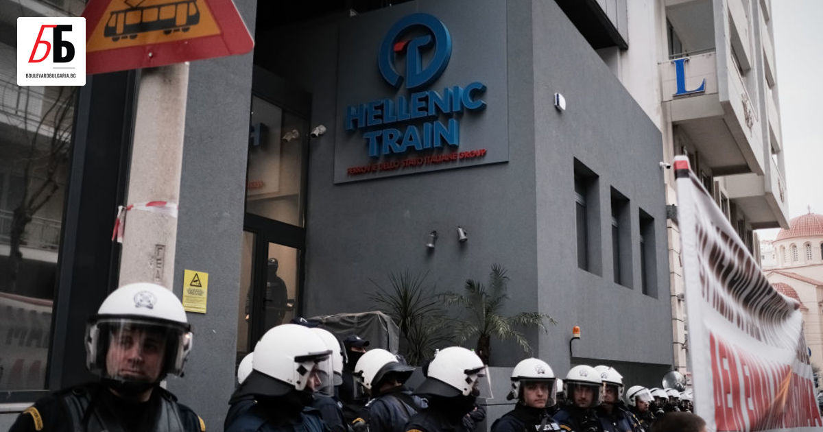 Жлезопътни работници в Гърция удължиха стачката си с още един