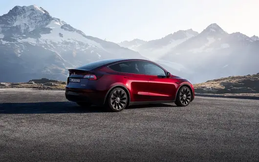 Tesla пак изтегля коли от пазара – този път заради разхлабен болт