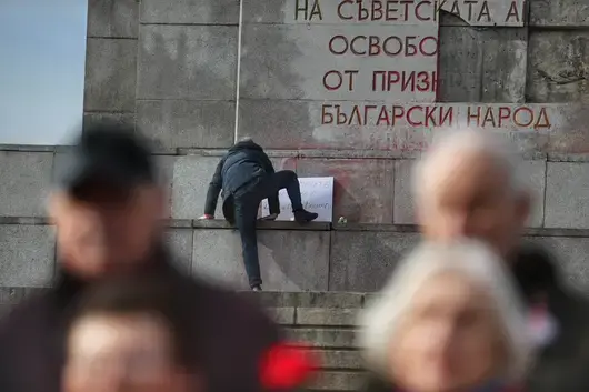 Фигурите от Паметника на съветската армия може да се преместят в НИМ
