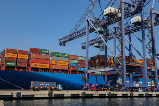 Турция е забранила транзитния износ на стоки към Русия които