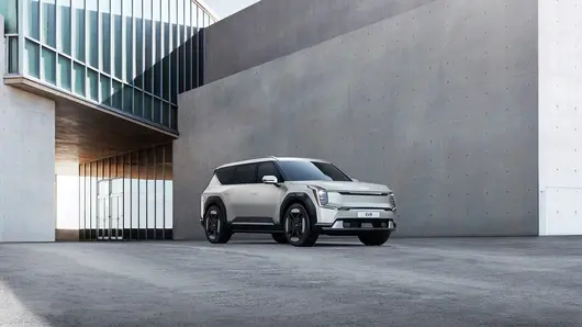 Kia EV9 – електрически SUV с прогресивен дизайн, вдъхновен от семейния живот