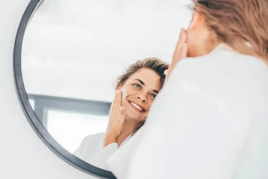 Eucerin DERMOPURE срещу пъпките: третирай, маскирай и лекувай 
