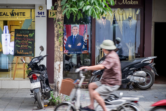 Виетнам ли е новият Китай? Netflix и Boeing се включиха в „най-голямата“ бизнес мисия
