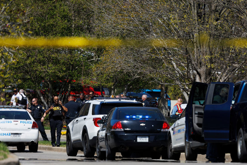 Поредна масова стрелба в училище: Бивш ученик застреля 3 деца и 3-ма възрастни в Тенеси
