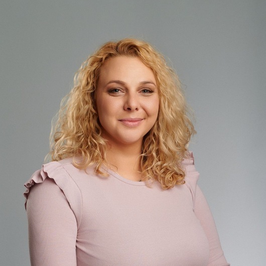 Илина Мутафчиева социален предприемач и граждански активист Тя е кандидат