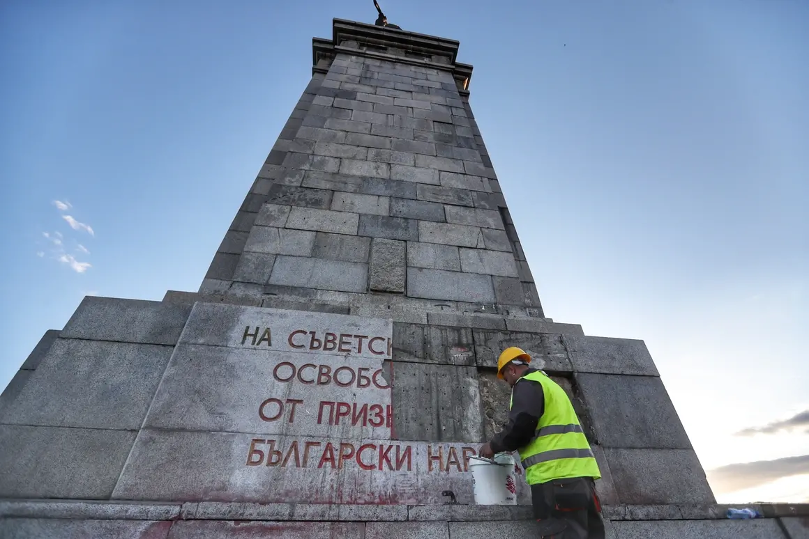 БСП-София брани с мистрия Паметника на Съветската армия