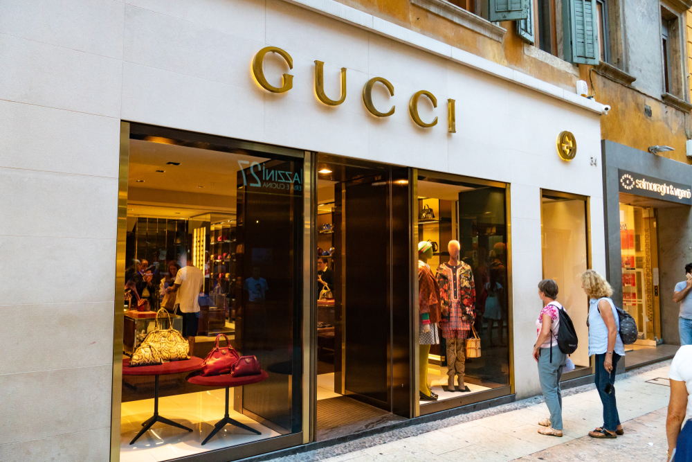 Собственикът на Gucci разширява луксозната си империя с 263-годишен производител на парфюми