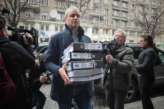 Над 132 000 "фантоми" в подписката на "Възраждане" за референдум срещу еврото