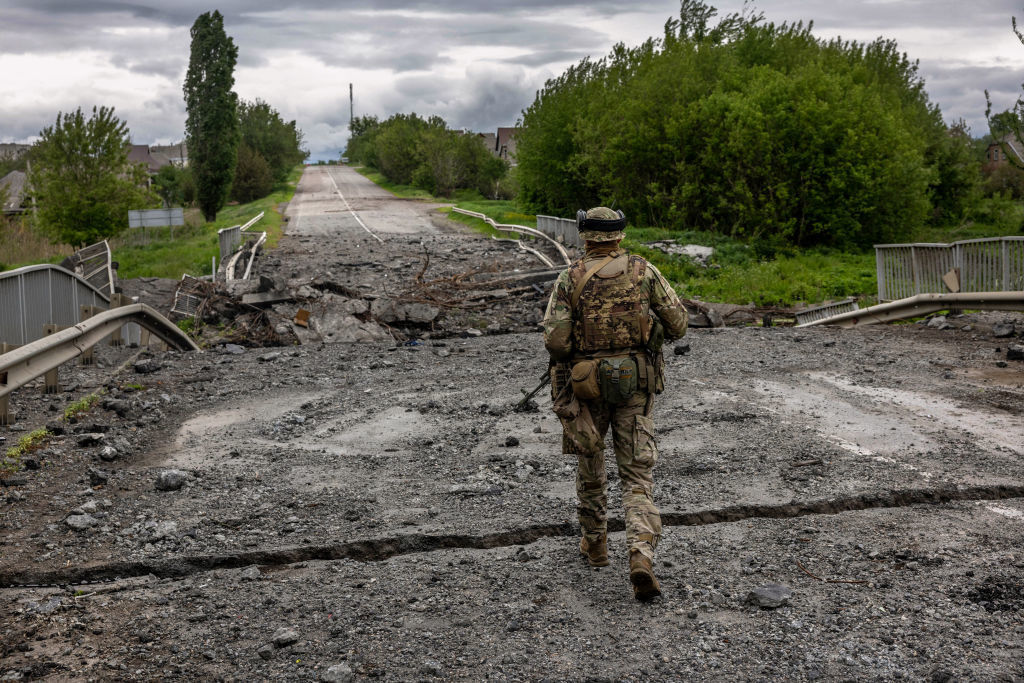 Брутална екзекуция на украински войник провокира гняв в Киев и Европа