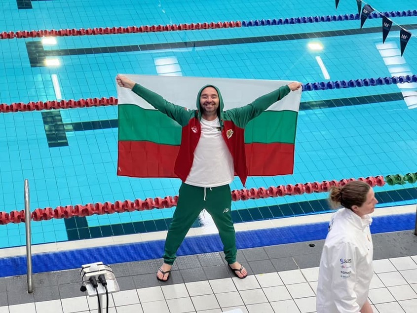 Българин с трансплантирано сърце и бъбрек спечели златен медал по плуване в Австралия