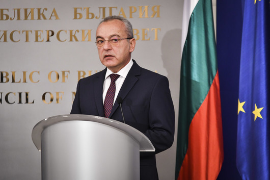 Президентът Румен Радев назначава с указ бившия премиер Гълъб Донев