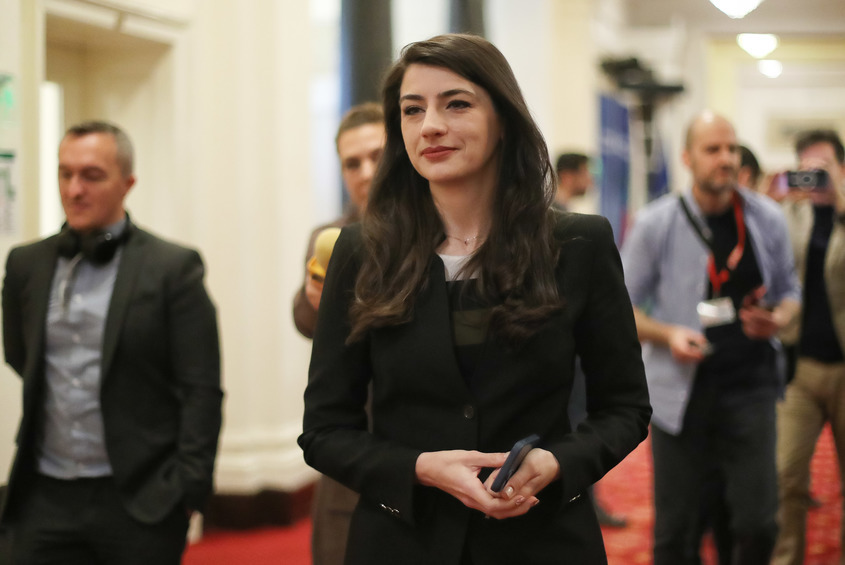 Лена Бориславова: Може да бъдат сменени министри, но не имената, които в момента циркулират