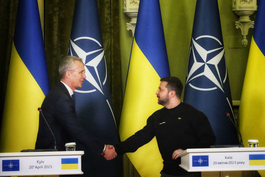 Зеленски поиска Украйна да бъде приета в НАТО до юли