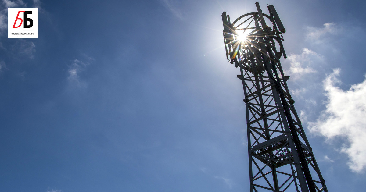 United Group, собственикът на българския мобилен оператор Vivacom, продава всичките