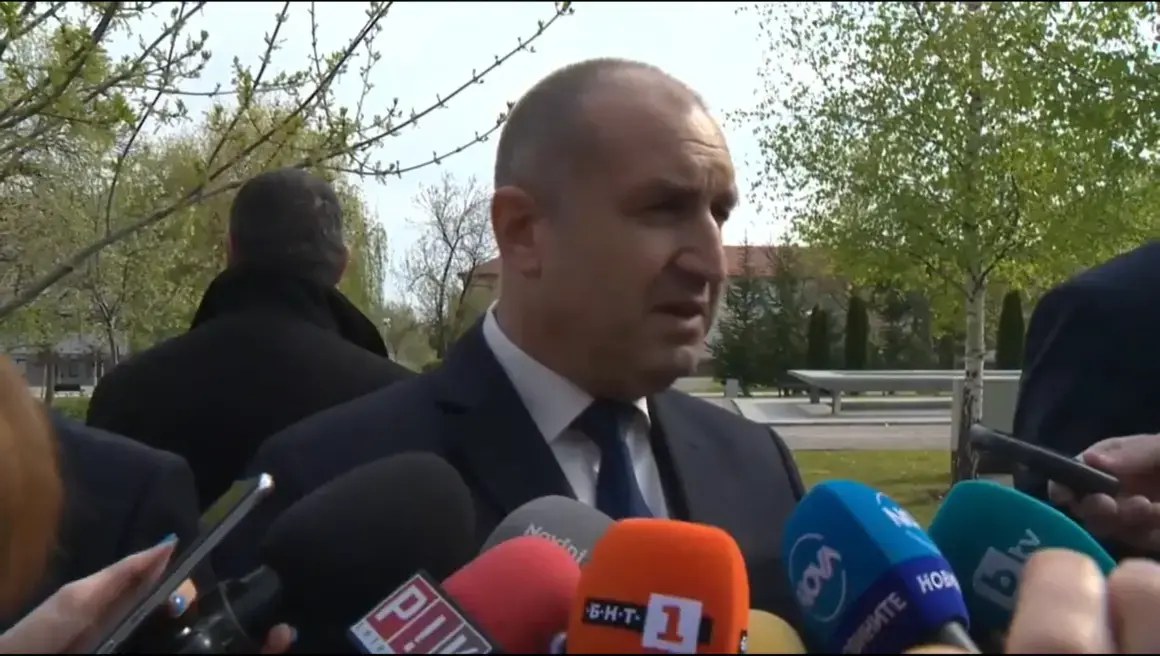 Радев намекна, че няма да бърза с връчването на първия мандат