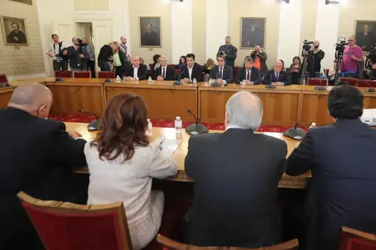 Кой управлява държавата? Да преброим "квотите"