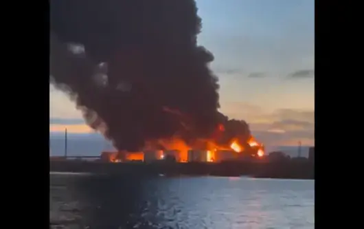 Пожар в петролна база в Севастопол. Москва твърди, че е била ударена от дрон