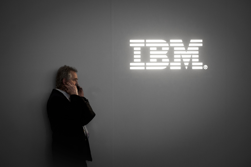 IBM с първи сигнал за трусове на трудовия пазар: Гигантът заменя хиляди с изкуствен интелект