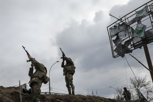 Вълна от въздушни атаки срещу Киев, свален дрон в Крим