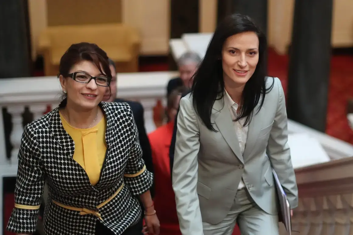 Румен Радев връчва първия мандат на Мария Габриел