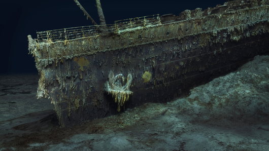 Туристическа подводница която редовно извозва хората до останките на кораба