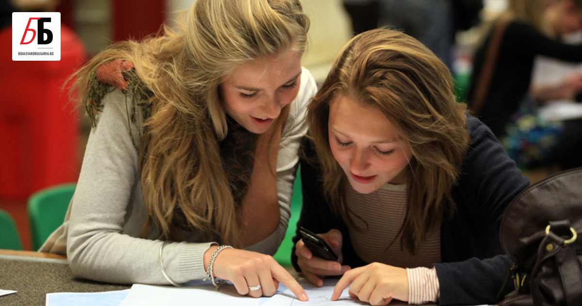 47 654 се явяват днес на първата задължителна матура по