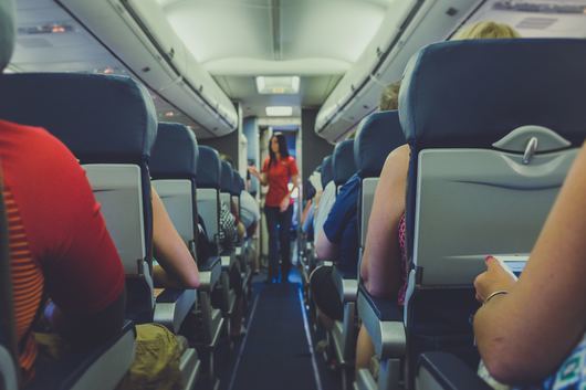 Какво е "skiplagging" - хакът за по-евтини пътувания, който ядоса авиокомпаниите