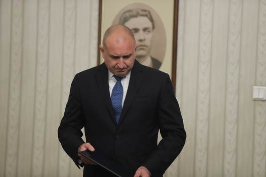 "Залогът е диктатура или парламентарна република": Депутати от ПП-ДБ осъдиха поведението на Радев 
