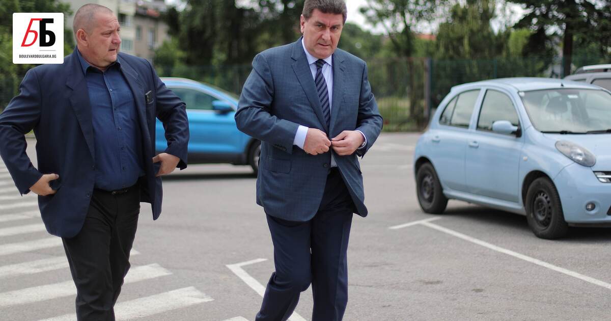 Бившият дългогодишен управител на Лукойл в България Валентин Златев е