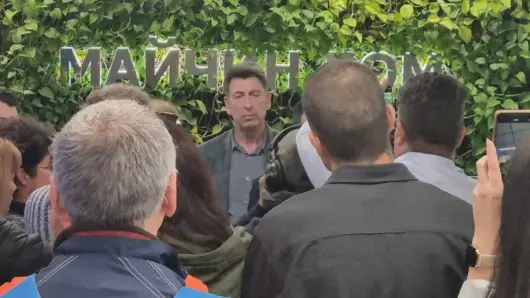 "Възраждане" нахлу и се опита да кадрува в "Майчин дом"