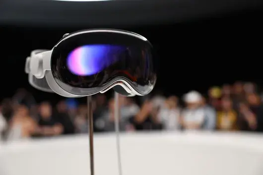 Apple встъпва в бъдещето с новите си очила за смесена реалност Vision Pro за близо 6400 лв.
