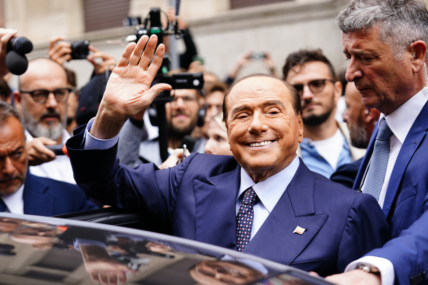 Отвориха завещанието на Берлускони. Контролът върху империята отива у две от петте му деца