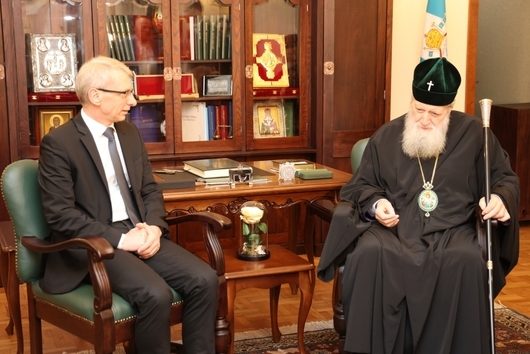 Премиерът Николай Денков се срещна с патриарх Неофит за първи