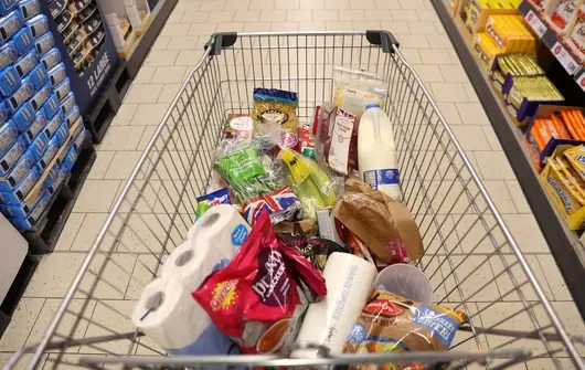 По-ниски цени на поне 50 храни в супермаркетите от тази седмица