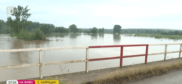 Заради силните проливни дъждове е обявено частично бедствено положение в