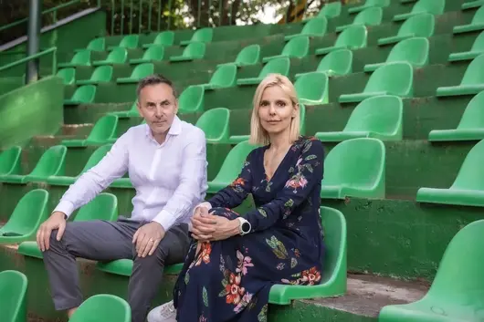 "Животът и други неща" E146: Бело…. , зелено, червено