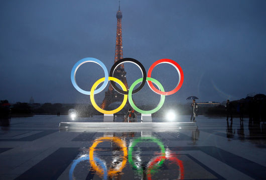 Френската полиция претърсва централния офис на организаторите на Олимпийските игри