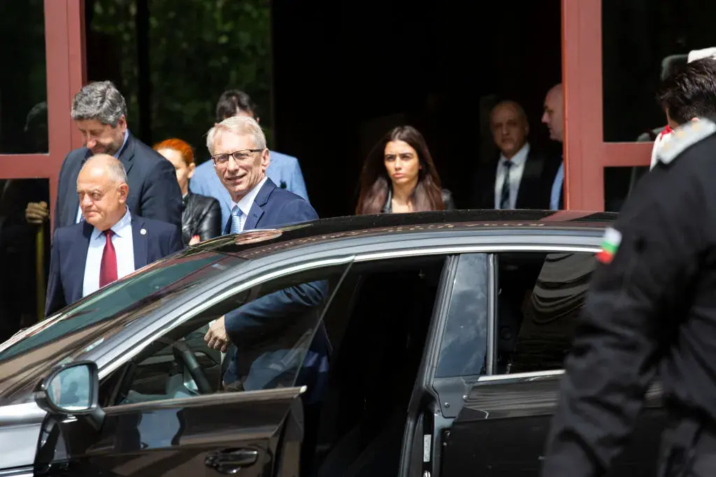 Денков разкритикува службите заради бездействието по взривовете в оръжейни складове